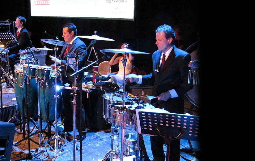 Guido, Holger und Dirk sorgen für ein Feuerwerk an Percussion auf der WM der Professionals in den Lateinamerikanischen Tänzen - 2010 in Bonn